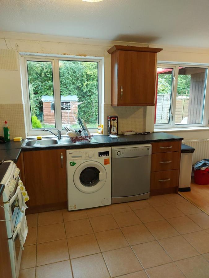 Spacious And Serene Stay Near Milton Keynes Centre Willen Exterior foto