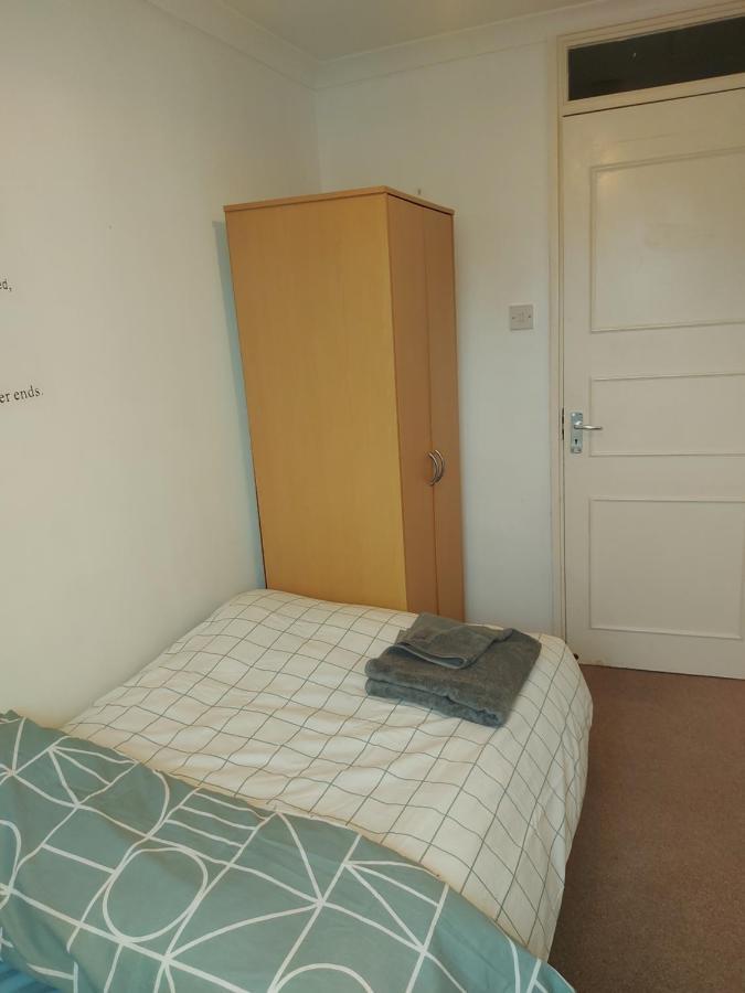 Spacious And Serene Stay Near Milton Keynes Centre Willen Exterior foto