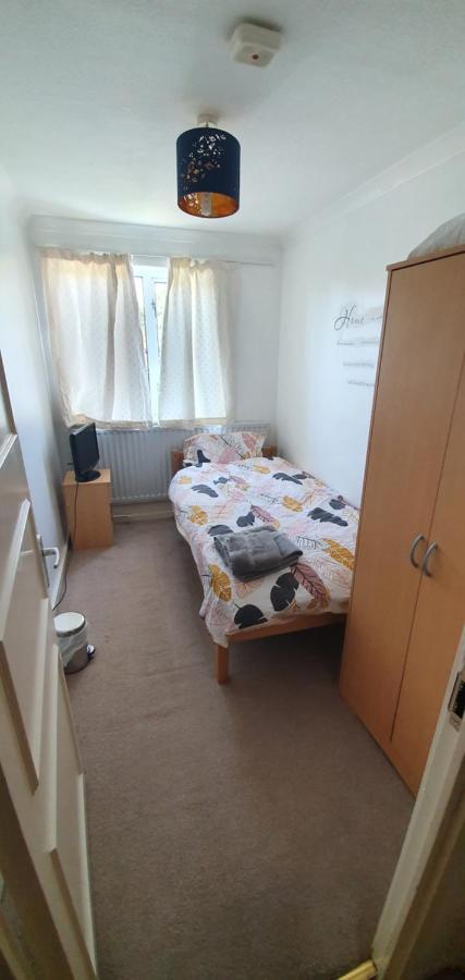 Spacious And Serene Stay Near Milton Keynes Centre Willen Exterior foto
