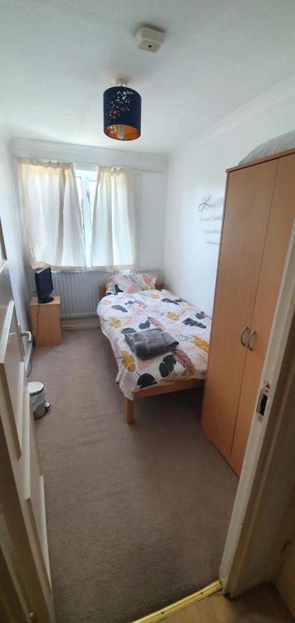 Spacious And Serene Stay Near Milton Keynes Centre Willen Exterior foto