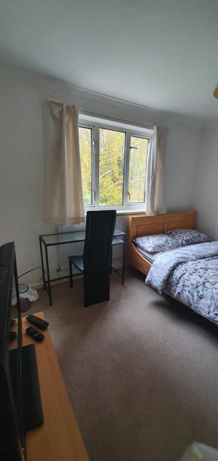 Spacious And Serene Stay Near Milton Keynes Centre Willen Exterior foto
