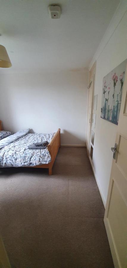 Spacious And Serene Stay Near Milton Keynes Centre Willen Exterior foto